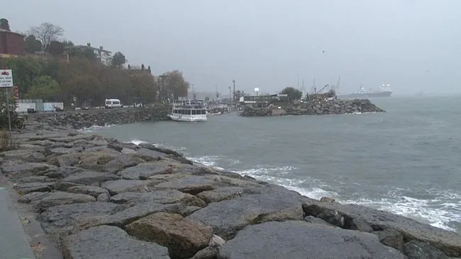 meteorolojiden-17-il-icin-sari-kodlu-uyari-istanbulda-bu-bolgelere-dikkat-sel-ve-su-baskini-uyarisi-1759075813853.jpeg