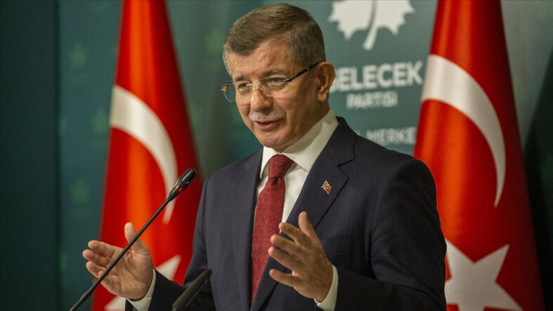 Ahmet Davutoğlu'dan Cumhurbaşkanı Erdoğan ve Devlet Bahçeli'ye Övgü