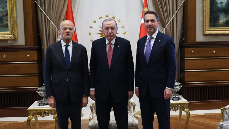 Cumhurbaşkanı Erdoğan, İtalyan ENI Başkanı Descalzi'yi kabul etti