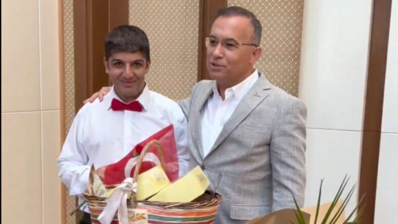 Gaziantep Valisi, Cumhuriyet Bayramı'nda özel gereksinimli gençleri ağırladı