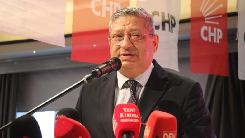 CHP'nin Aydın kongresinde 'koltuktan kalmıyorsun' kavgası