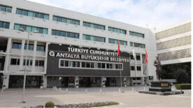 Antalya Büyükşehir Belediyesi'ne rüşvet soruşturmasında yeni gözaltılar
