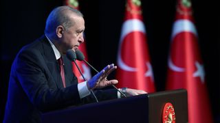 Cumhurbaşkanı Erdoğan'dan Özgür Özel'e sert yanıt: Zihin fukara olunca, akıl ukala olur