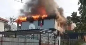 Yalova’da iki katlı binada yangın!