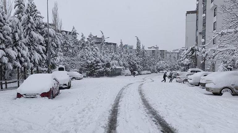Kar tatili uzadı! Valiliklerden peş peşe açıklama: 2 Ocak Cuma günü eğitime ara