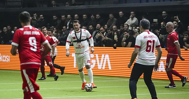 Mesut Özil: "Fenerbahçe’nin mutluluğu bizim mutluluğumuz"