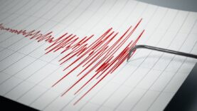 Sındırgı’da 5,1’lik deprem paniğe neden oldu