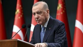 Erdoğan: Depremde yıkılan şehirleri üç yılda yeniden ayağa kaldırdık