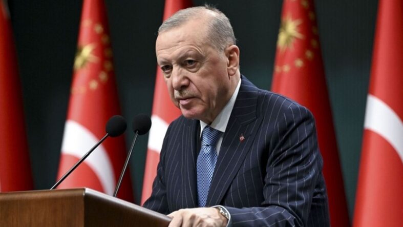 Erdoğan: Depremde yıkılan şehirleri üç yılda yeniden ayağa kaldırdık