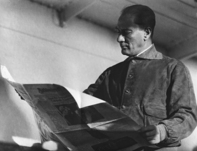 Cumhuriyetimizin kurucusu Ulu Önder Mustafa Kemal Atatürk'ün ebediyete intikalinin üzerinden 87 yıl geçti