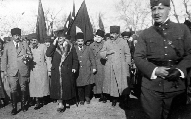 Cumhuriyetimizin kurucusu Ulu Önder Mustafa Kemal Atatürk'ün ebediyete intikalinin üzerinden 87 yıl geçti
