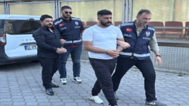 Müteahhitler arsa sahibini dövüp bıçakladı