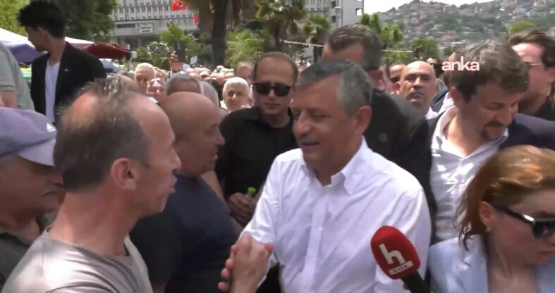 Zonguldak'ta Özgür Özel izdihamı: Yeni parti mesajı verdi