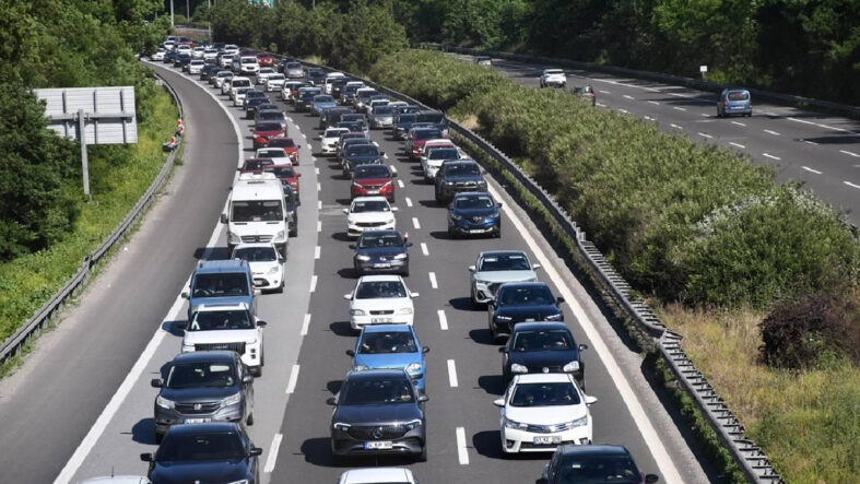 Trafikte yeni düzenleme! Artık bunu yapanın ehliyeti iptal edilecek