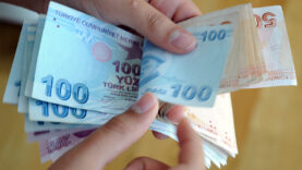 Yaşlı ve engelli aylıkları yatırılmaya başlandı